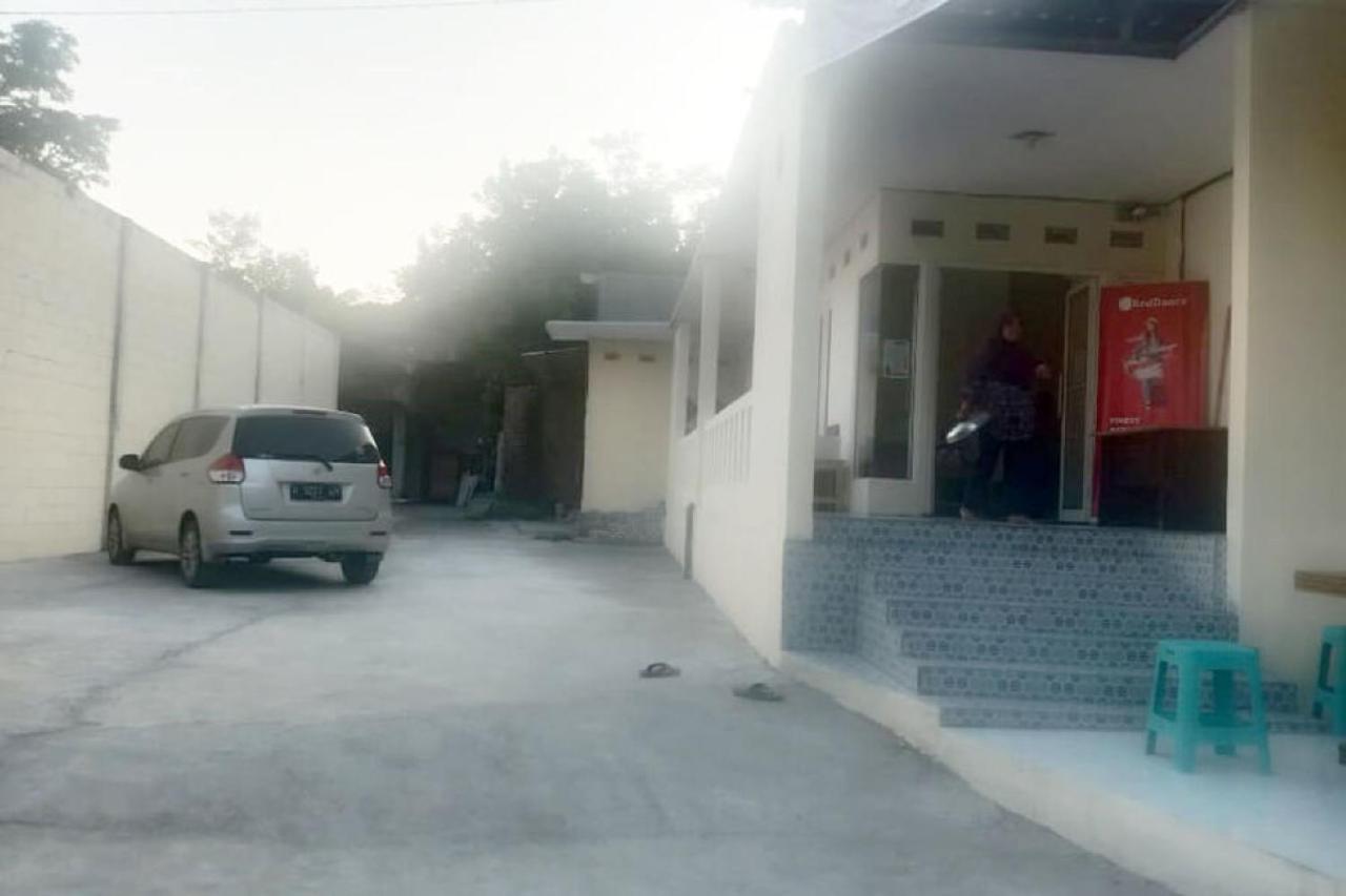 Reddoorz @ Jalan Raya Kaliwungu Selatan Kendal Otel Dış mekan fotoğraf